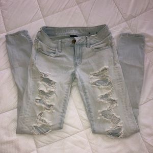 American Eagle distressed jeggings